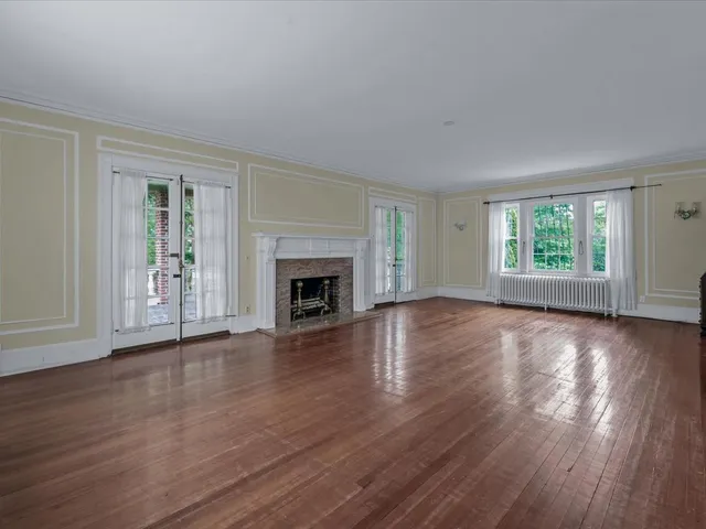 $1,650,000 | 44 Arbor Place, Glen Cove, NY 11542