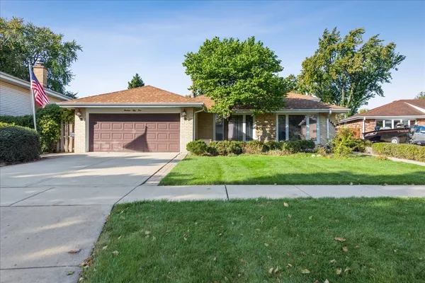$465,000 | 1454 Dayton Place, Des Plaines, IL 60018