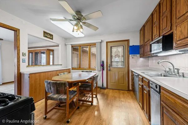 $485,000 | 1454 Dayton Place, Des Plaines, IL 60018