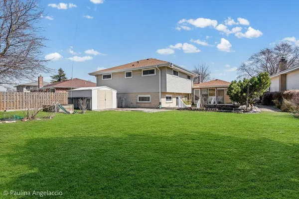 $485,000 | 1454 Dayton Place, Des Plaines, IL 60018