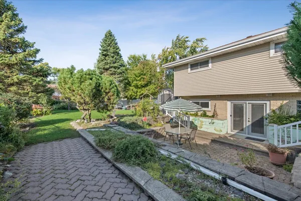 $485,000 | 1454 Dayton Place, Des Plaines, IL 60018