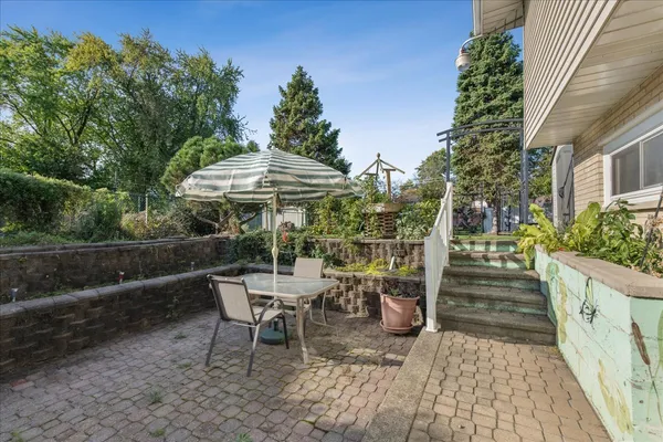 $485,000 | 1454 Dayton Place, Des Plaines, IL 60018