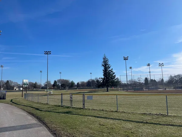 $485,000 | 1454 Dayton Place, Des Plaines, IL 60018