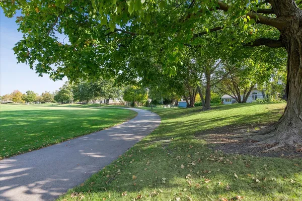 $485,000 | 1454 Dayton Place, Des Plaines, IL 60018