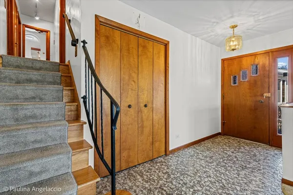 $485,000 | 1454 Dayton Place, Des Plaines, IL 60018