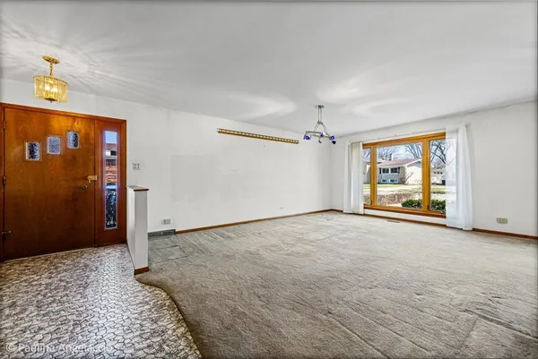 $485,000 | 1454 Dayton Place, Des Plaines, IL 60018