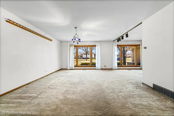 $485,000 | 1454 Dayton Place, Des Plaines, IL 60018