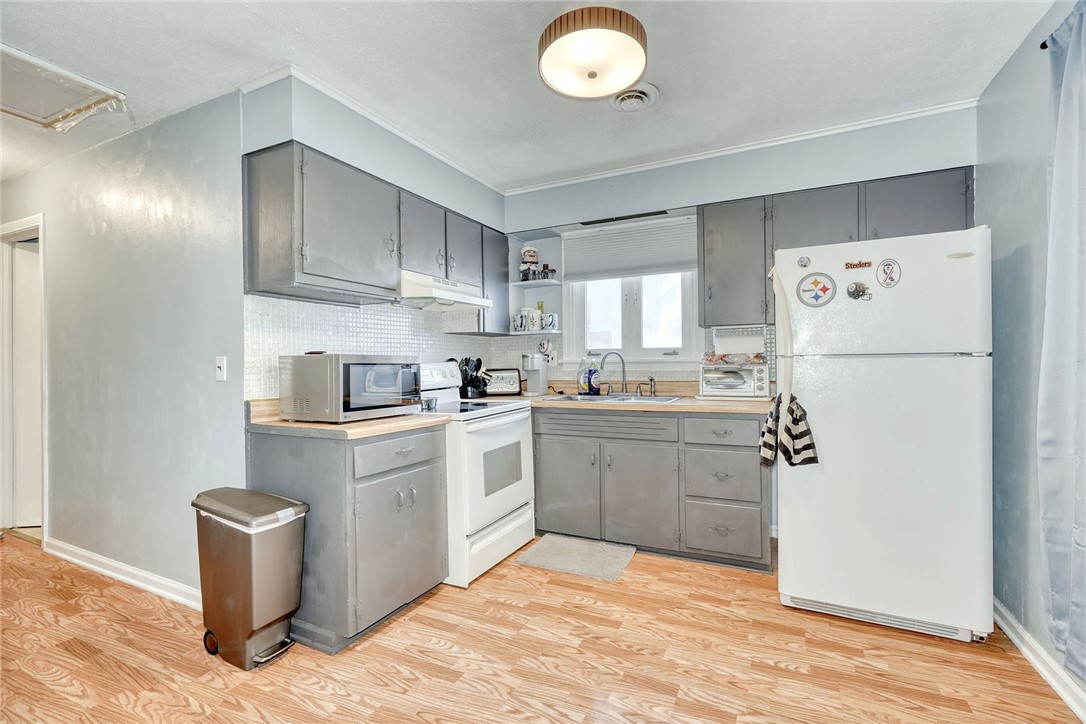 133 Wilder Terrace Rochester, NY 14612 - Photo 11 of 50 Upstairs Kitchen