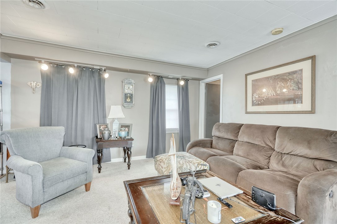 133 Wilder Terrace Rochester, NY 14612 - Photo 16 of 50 Up Unit Living Room