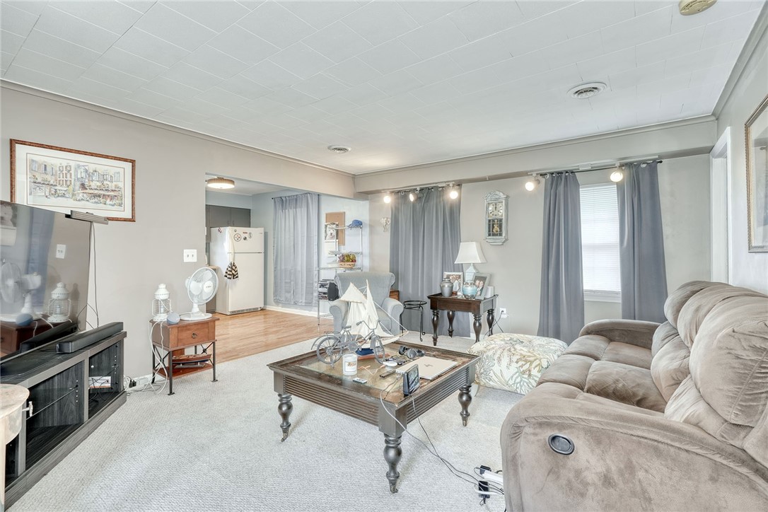 133 Wilder Terrace Rochester, NY 14612 - Photo 17 of 50 up Unit Living Room