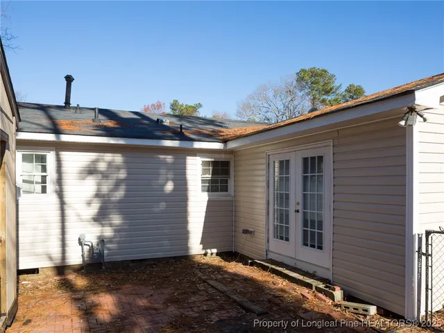 a front view of house with yard