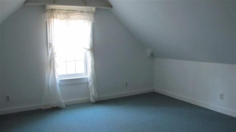 265 Chatham Road Harwich, MA 02645 - Photo 21 of 35 an empty room with a window