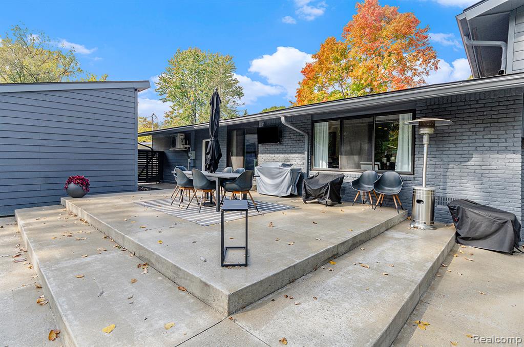 29849 Sugar Spring Road Farmington Hills, MI 48334 - Photo 36 of 49