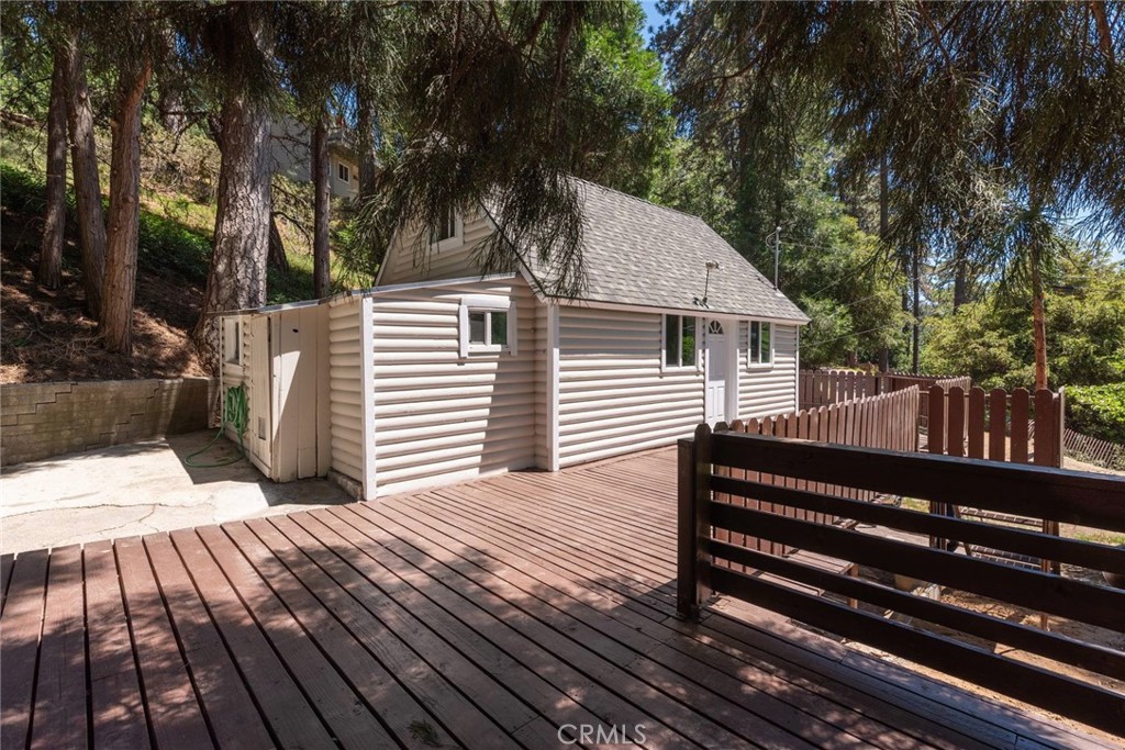 21818 Vista Road Cedarpines Park, CA 92322 - Photo 22 of 41 a view of a wooden deck