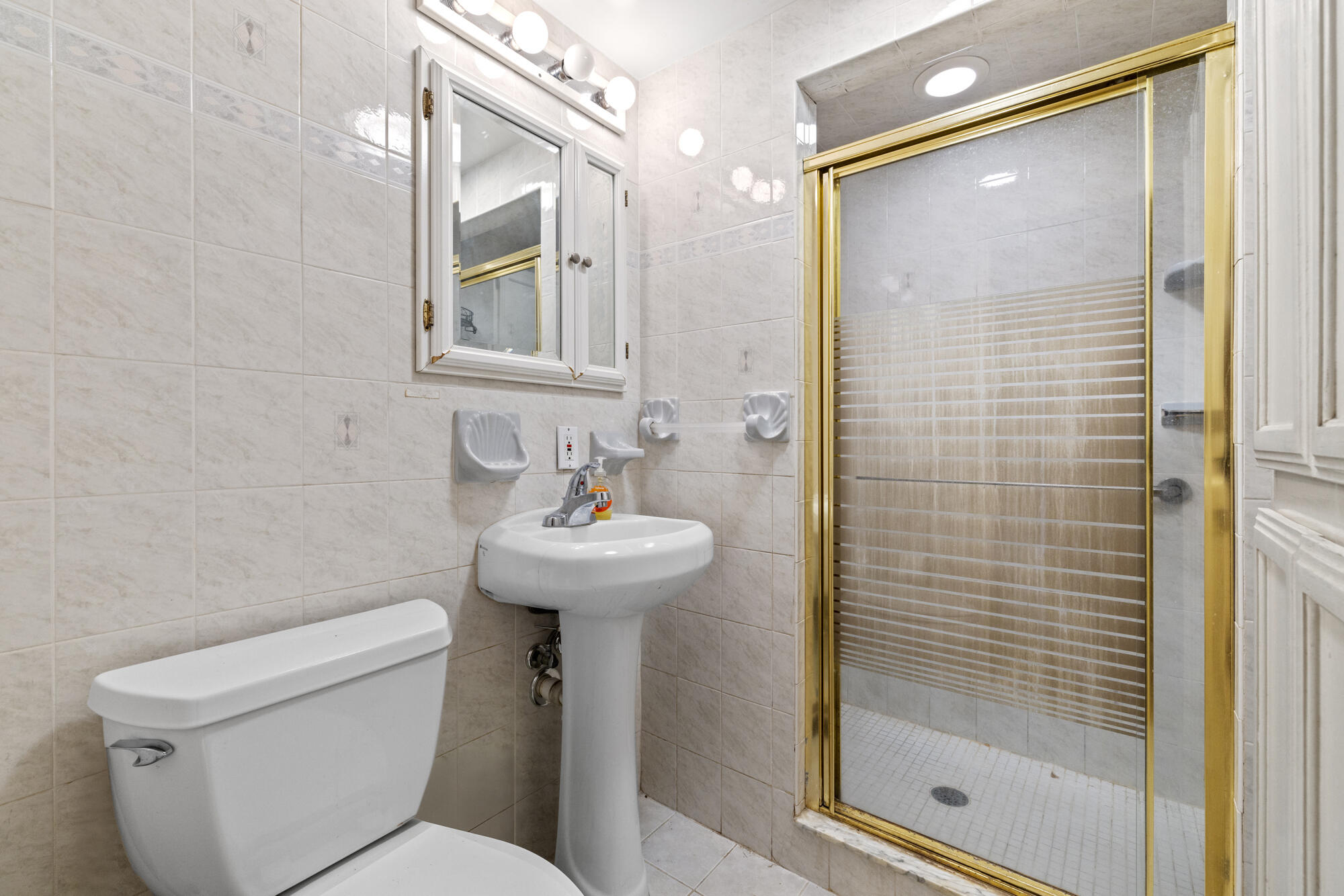 4838 Coconut Road Lake Worth, FL 33461 - Photo 28 of 42 Guest Bath