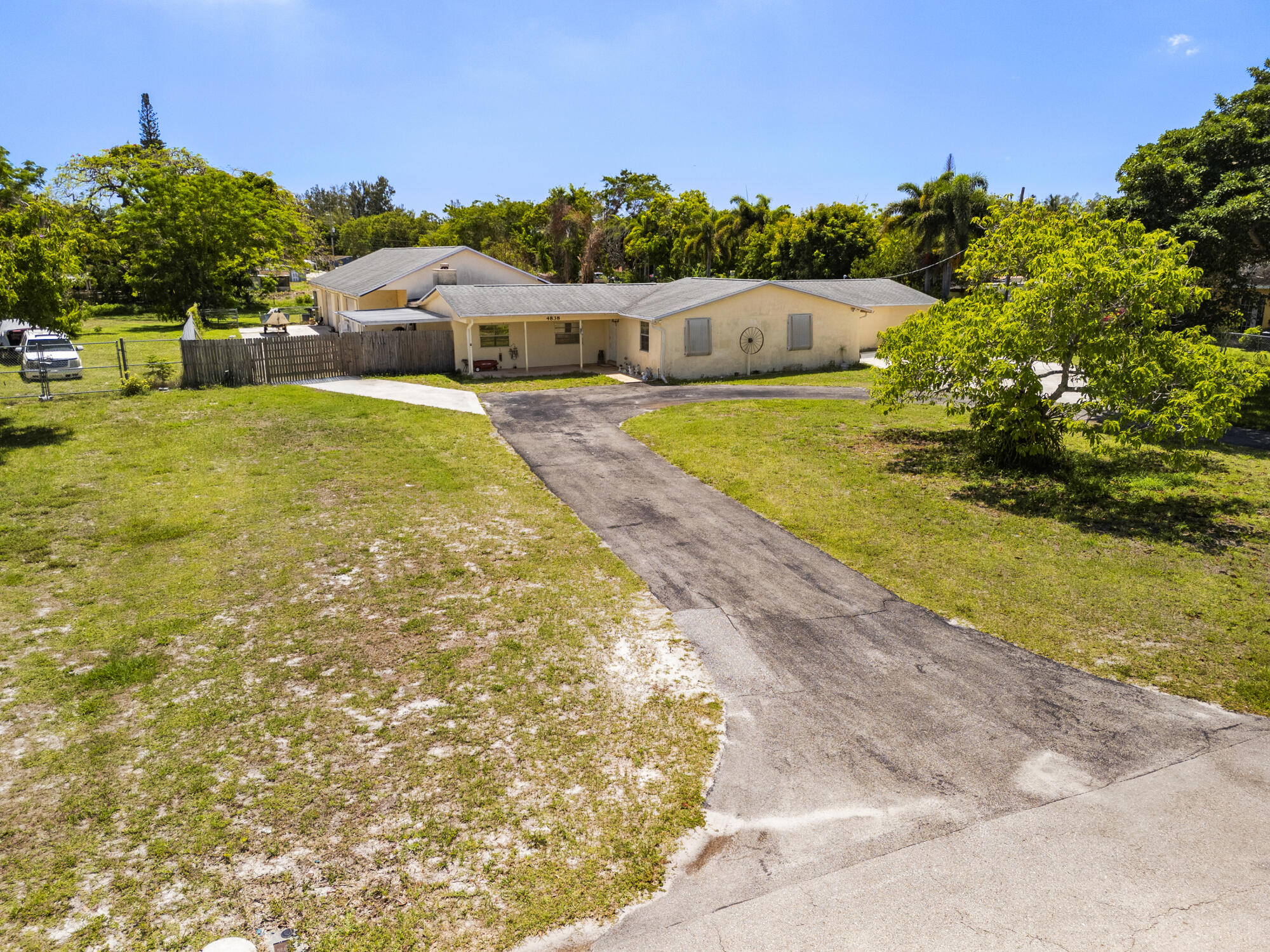 4838 Coconut Road Lake Worth, FL 33461 - Photo 4 of 42 Great Location in Town