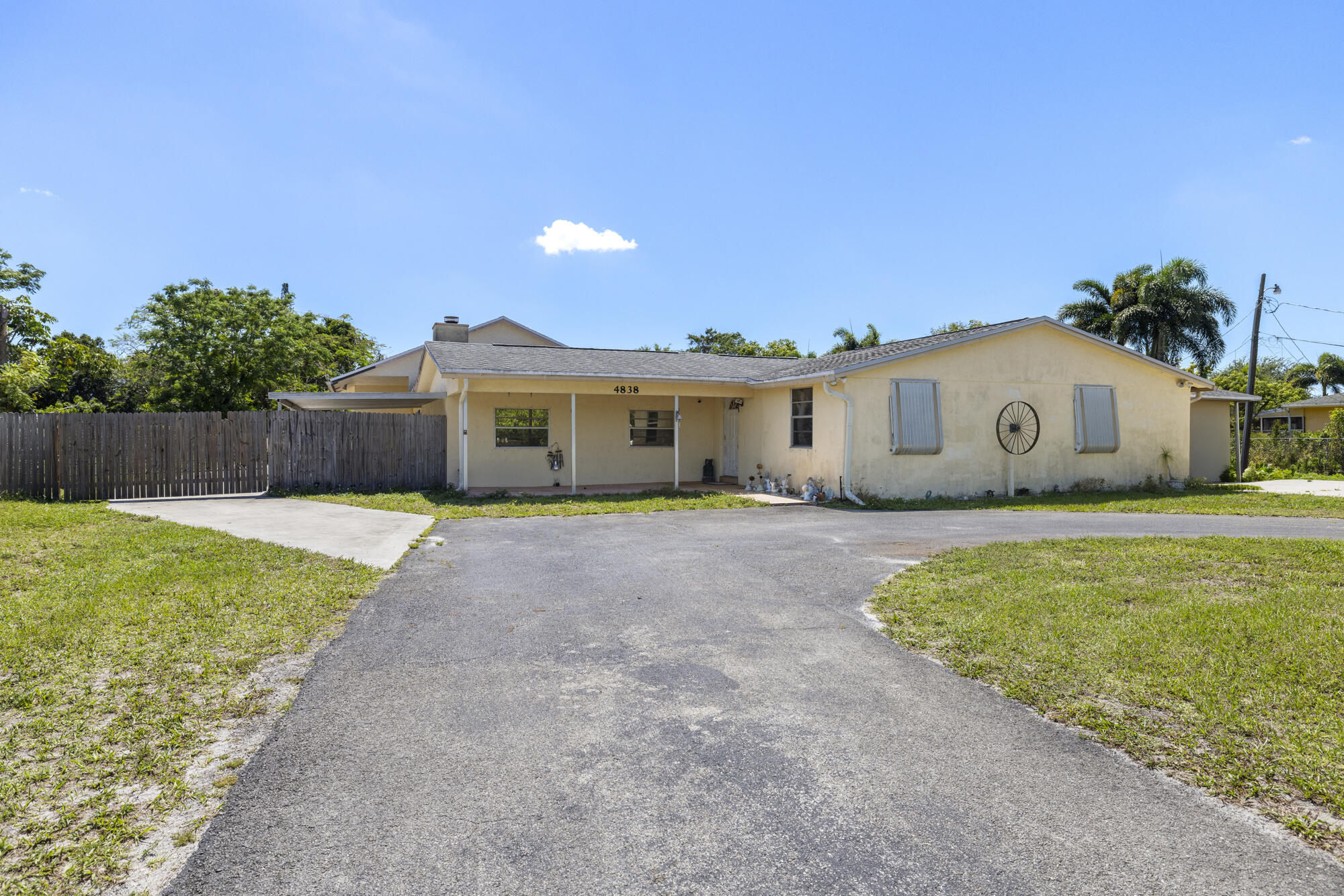 4838 Coconut Road Lake Worth, FL 33461 - Photo 5 of 42 Horseshoe Driveway