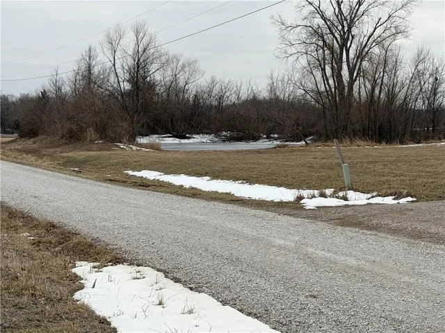 $210,000 | 8746 Southwest County Road 4007, Unit RURAL, Rich Hill, MO 64779