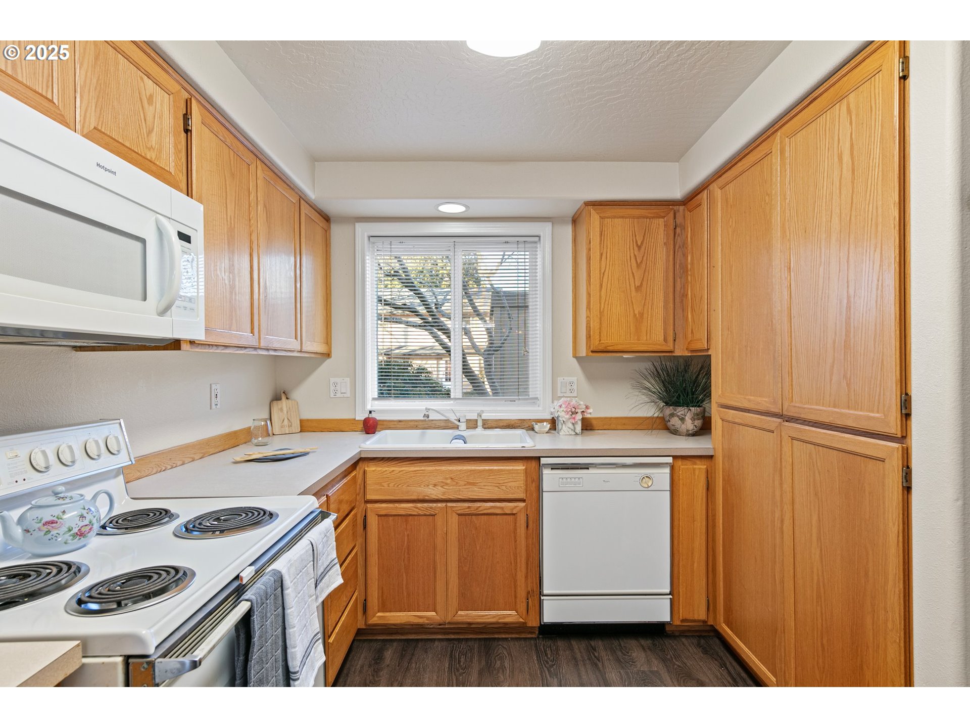 1623 Oak Patch Road Eugene, OR 97402 - Photo 7 of 48 Gallery Image 7