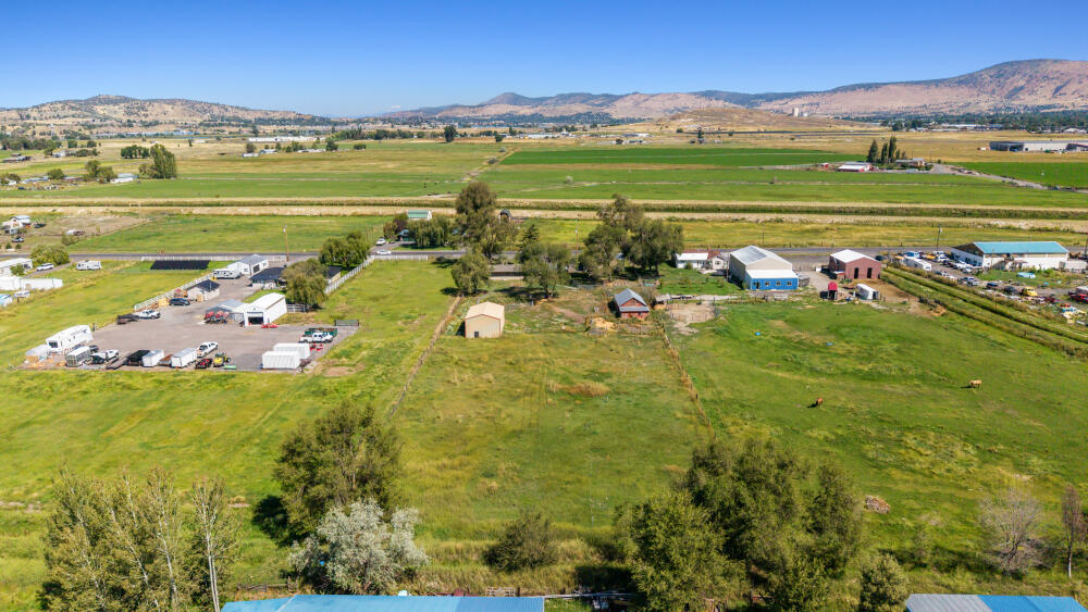 1460 Joe Wright Road Klamath Falls, OR 97603 - Photo 64 of 78 1460JoeWrightRd-38