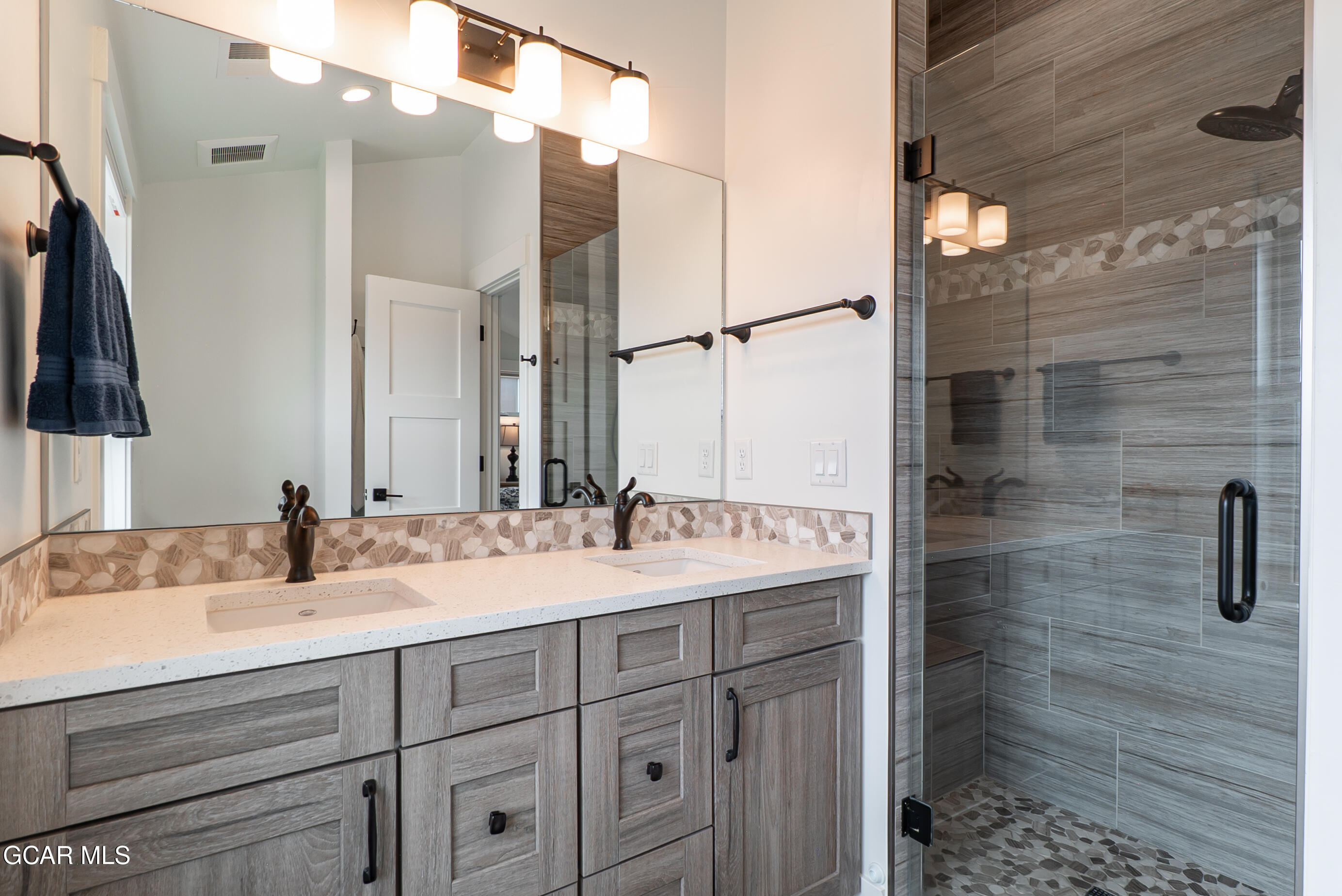 220 Elk Track Circle Granby, CO 80446 - Photo 22 of 46 Primary Bath