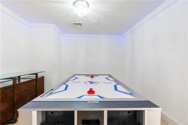 $8,500 | 19340 Northeast 19th Avenue, North Miami Beach, FL 33179