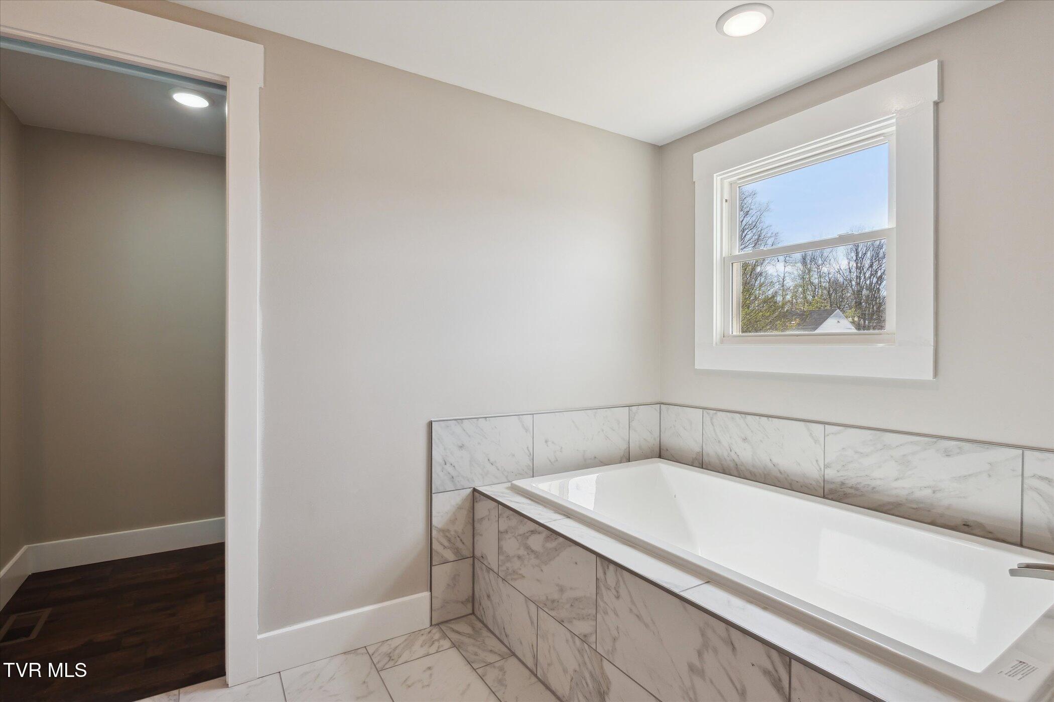 318 Boyd Street Erwin, TN 37650 - Photo 23 of 36 24-318-Boyd-St-Erwin-TN-37650-WindowStil