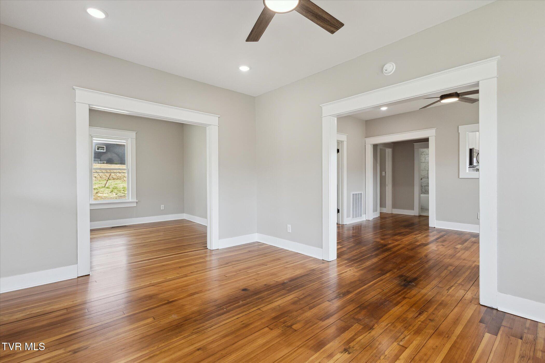 318 Boyd Street Erwin, TN 37650 - Photo 5 of 36 06-318-Boyd-St-Erwin-TN-37650-WindowStil