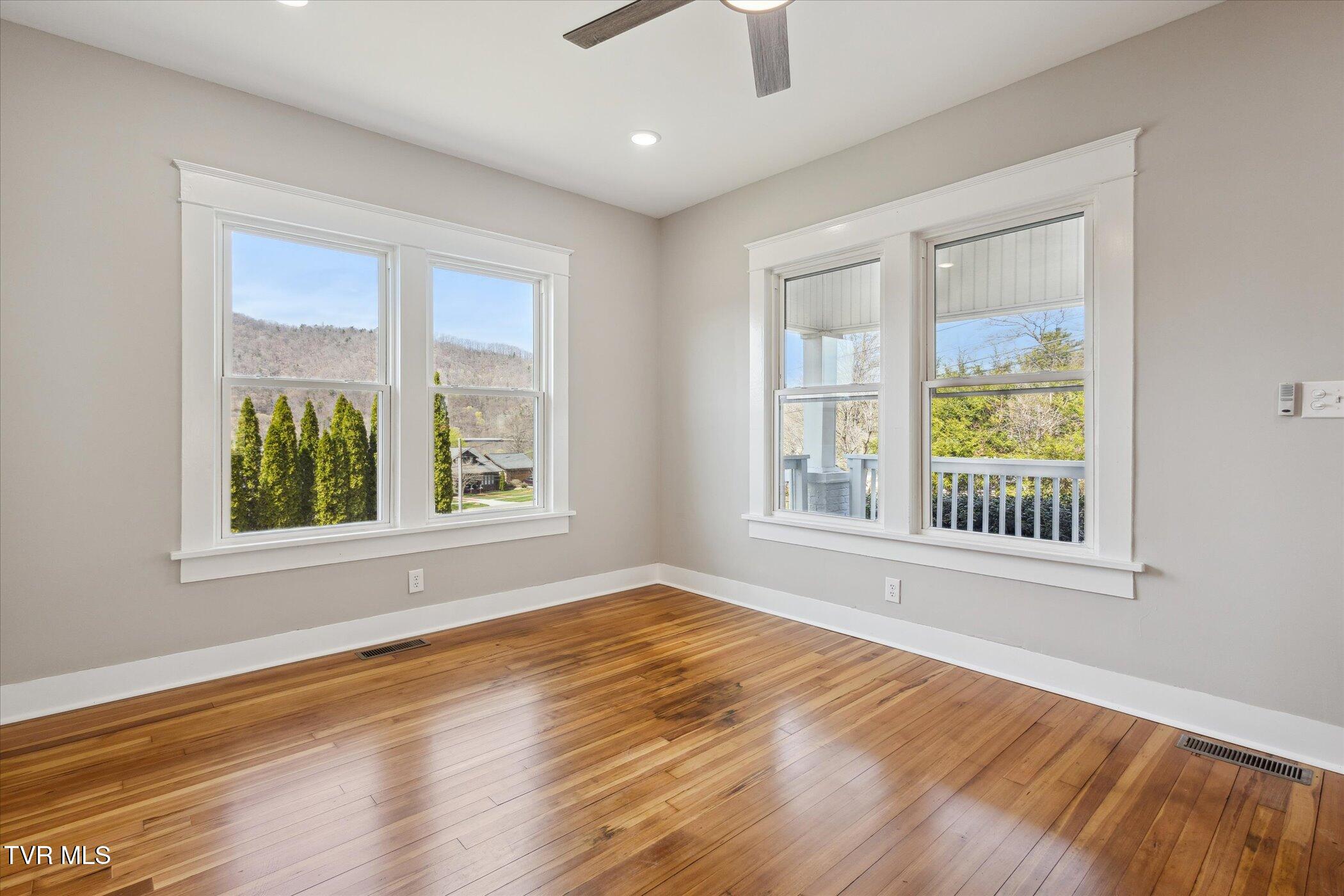 318 Boyd Street Erwin, TN 37650 - Photo 6 of 36 08-318-Boyd-St-Erwin-TN-37650-WindowStil