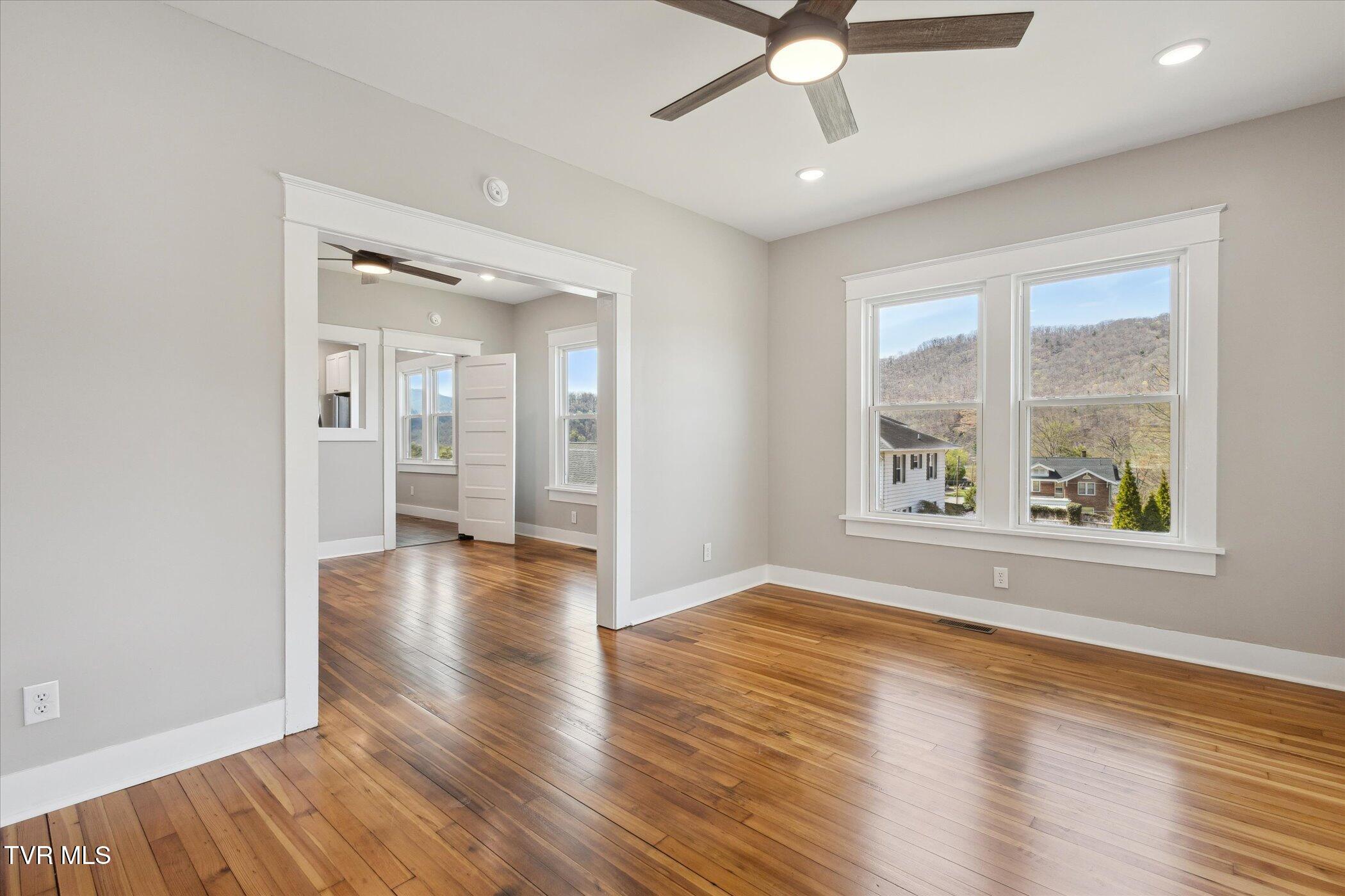 318 Boyd Street Erwin, TN 37650 - Photo 7 of 36 07-318-Boyd-St-Erwin-TN-37650-WindowStil