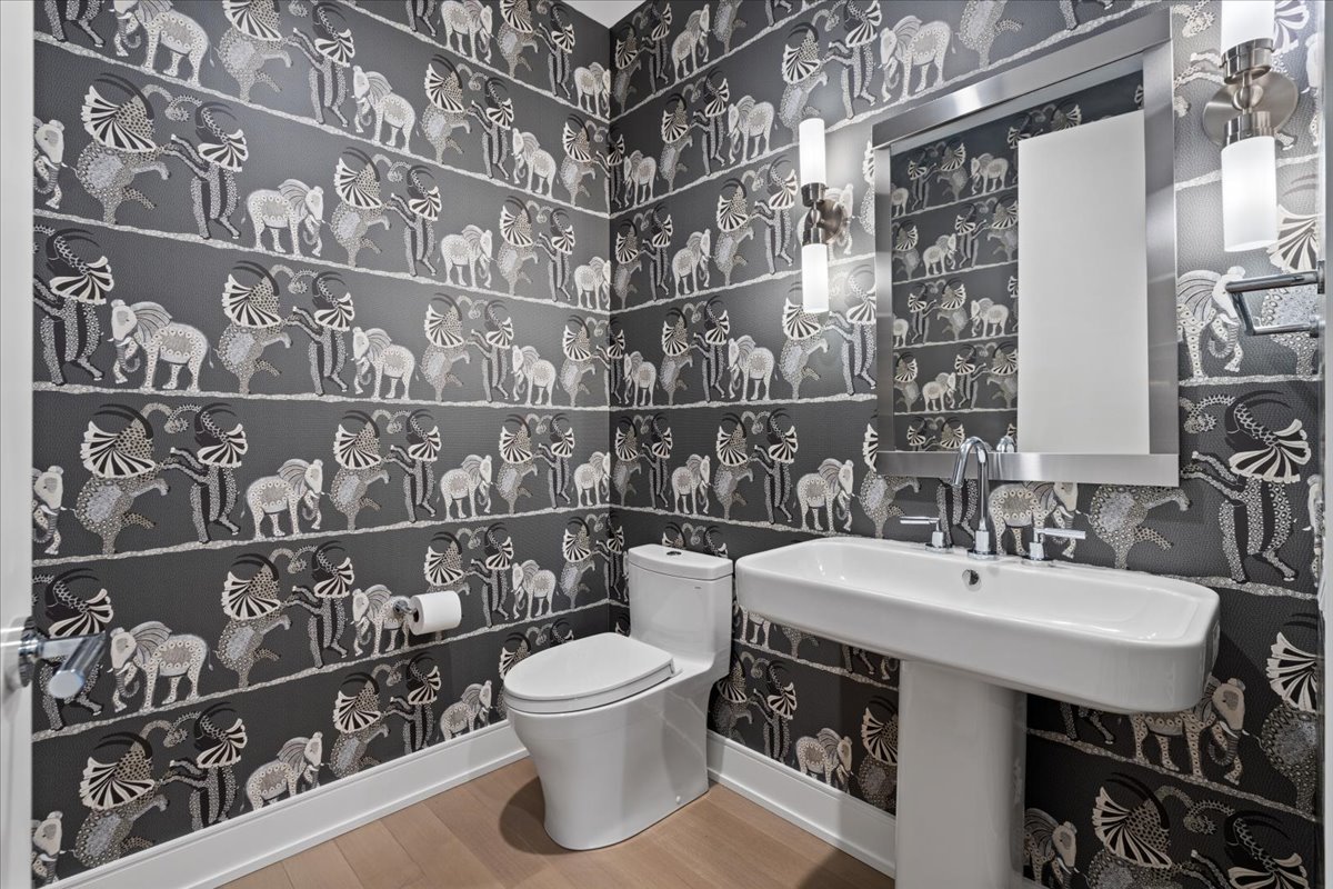 1550 North Clark Street, Unit 604 Chicago, IL 60610 - Photo 10 of 34