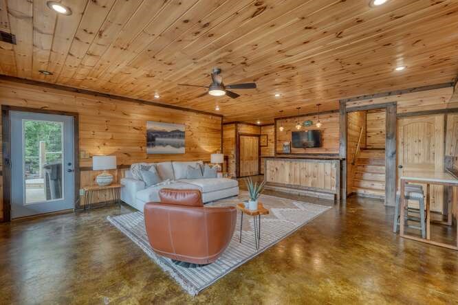 514 Browns Cove Road Blue Ridge, GA 30513 - Photo 39 of 77 a living room with furniture