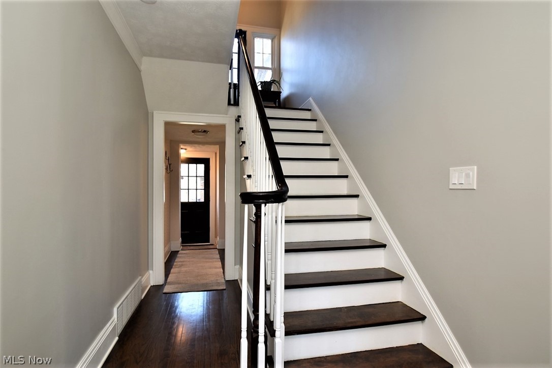 3071 Huntington Road Cleveland, OH 44120 - Photo 4 of 35