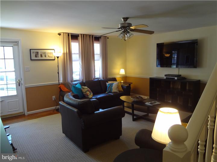 1426 Powell Road Brookhaven, PA 19015 - Photo 4 of 24