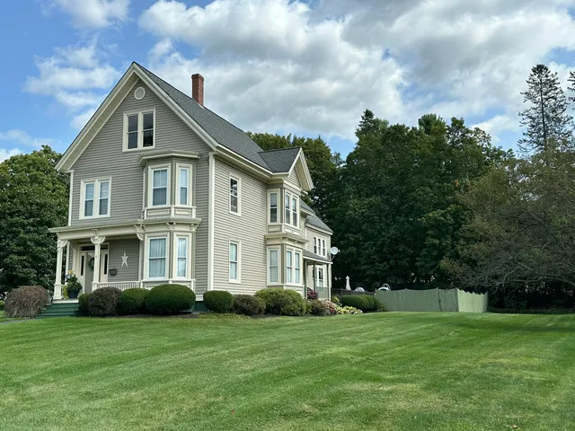 $379,900 | 9 Charles Street, Houlton, ME 04730