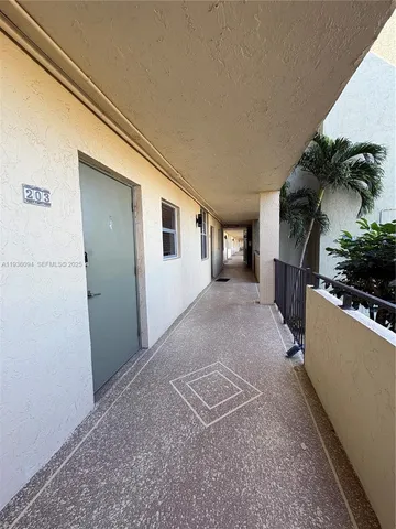 $229,500 | 2400 Northeast 10th Street, Unit 203, Pompano Beach, FL 33062