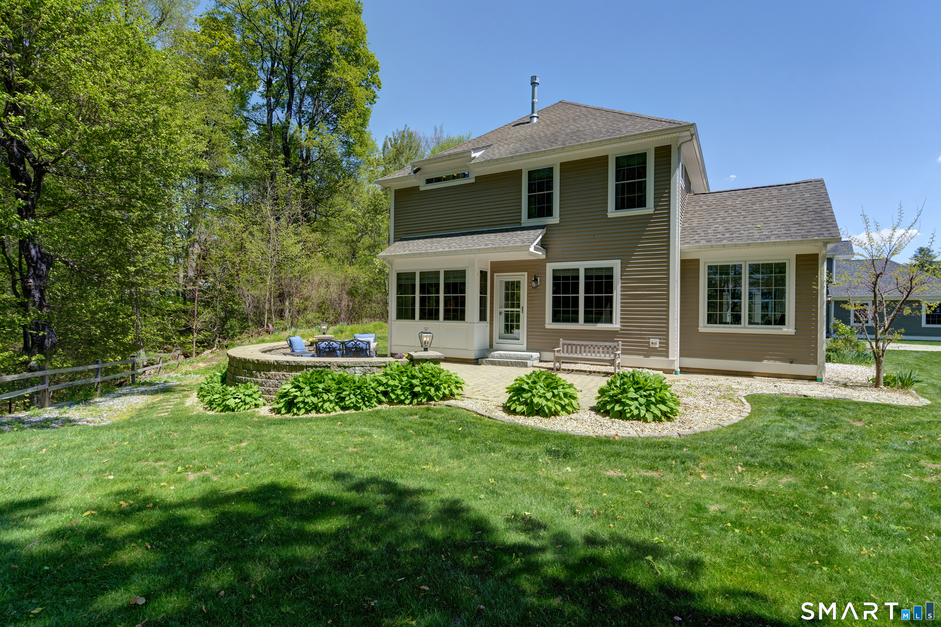 15 Tryon Farm Road Glastonbury, CT 06073 - Photo 5 of 40 Expansive Private Patio