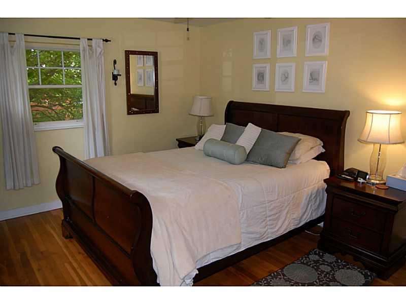 412 Nichols Road Pittsburgh, PA 15237 - Photo 14 of 25 Master Bedroom. *SPACIOUS MASTER SUITE