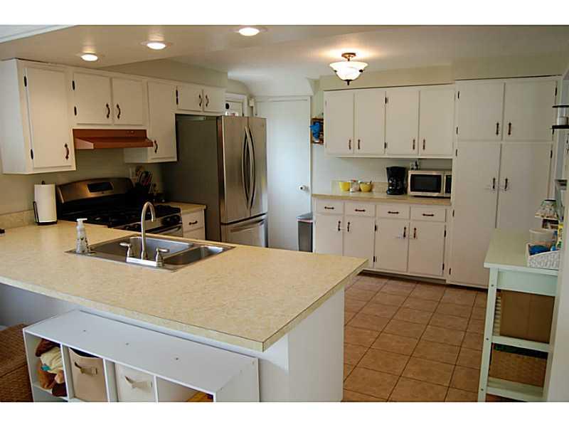 412 Nichols Road Pittsburgh, PA 15237 - Photo 10 of 25 Kitchen. *CHEERFUL KITCHEN WITH PLENTY OF CABINETS & COUNTERSPACE