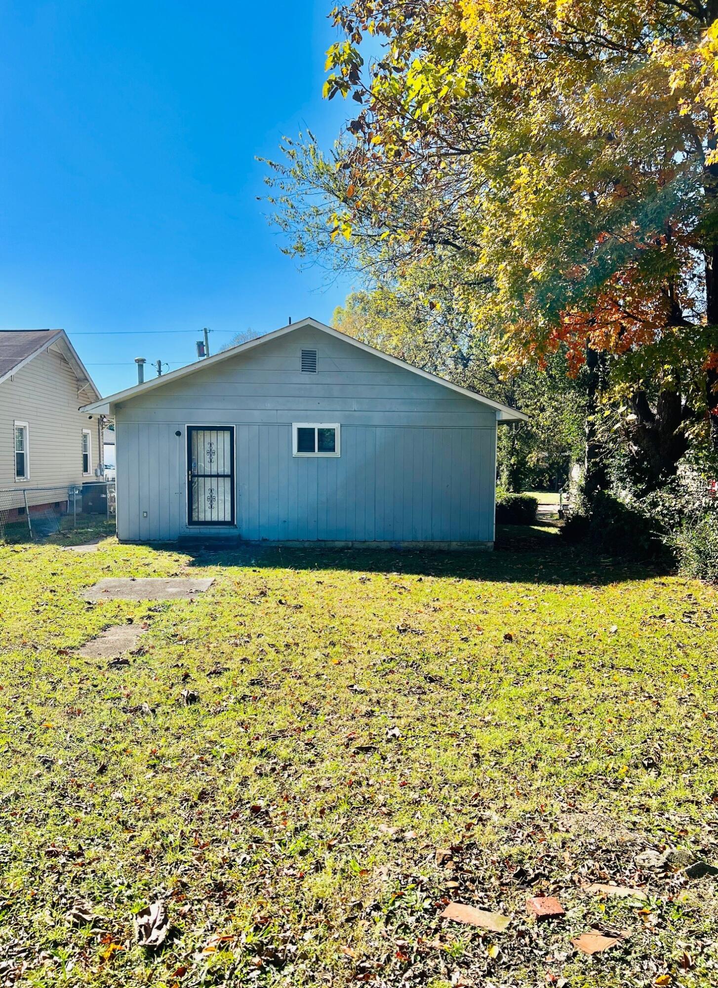 2015 Windsor Street Chattanooga, TN 37406 - Photo 30 of 34 Windsor rear