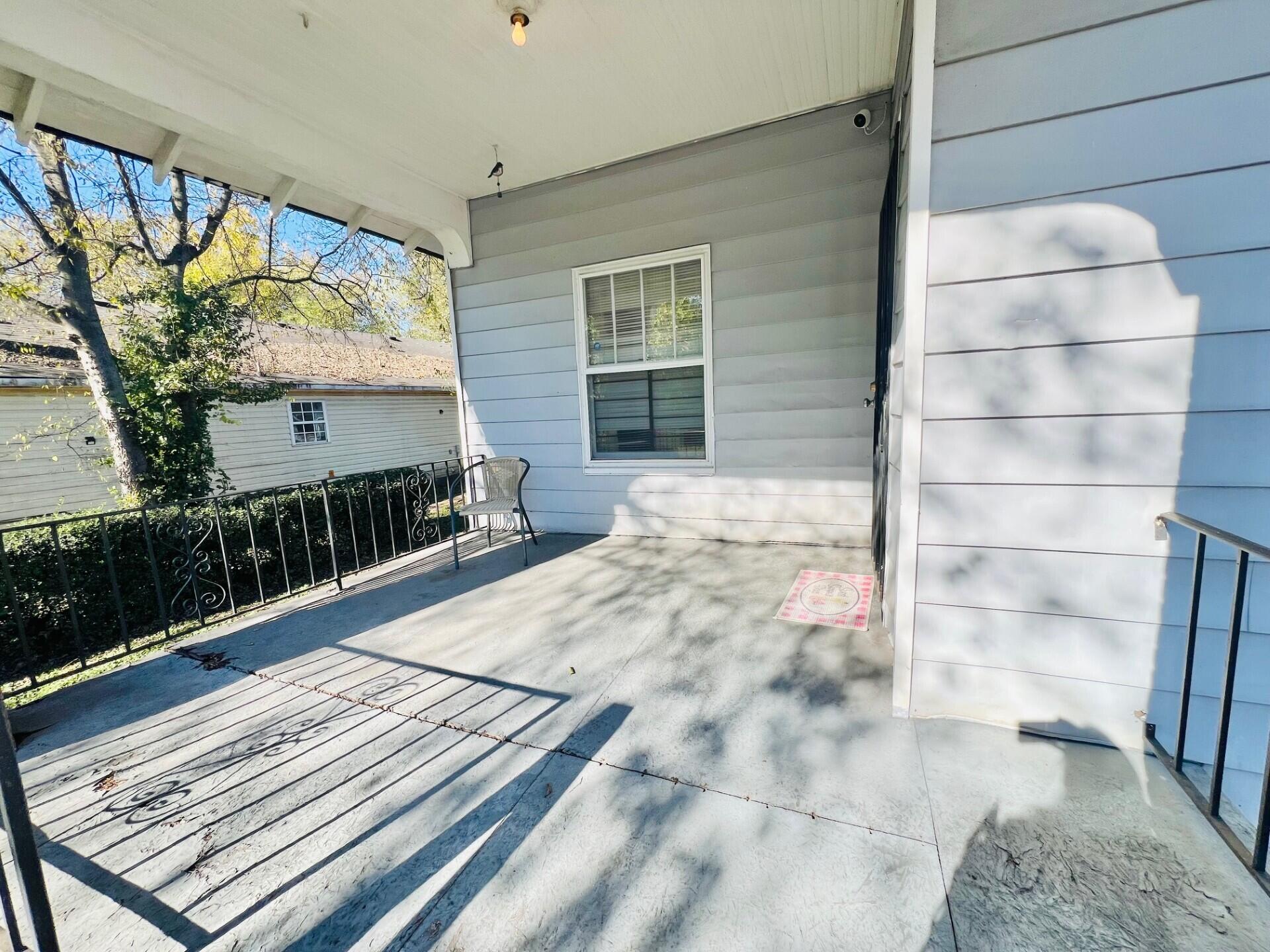 2015 Windsor Street Chattanooga, TN 37406 - Photo 32 of 34 Windsor front porch