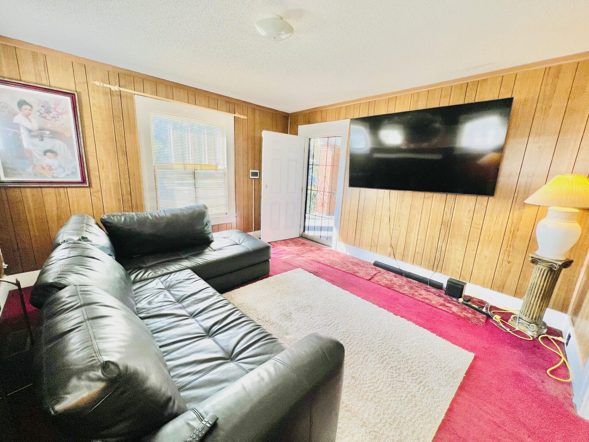 2015 Windsor Street Chattanooga, TN 37406 - Photo 4 of 34 Windsor living room