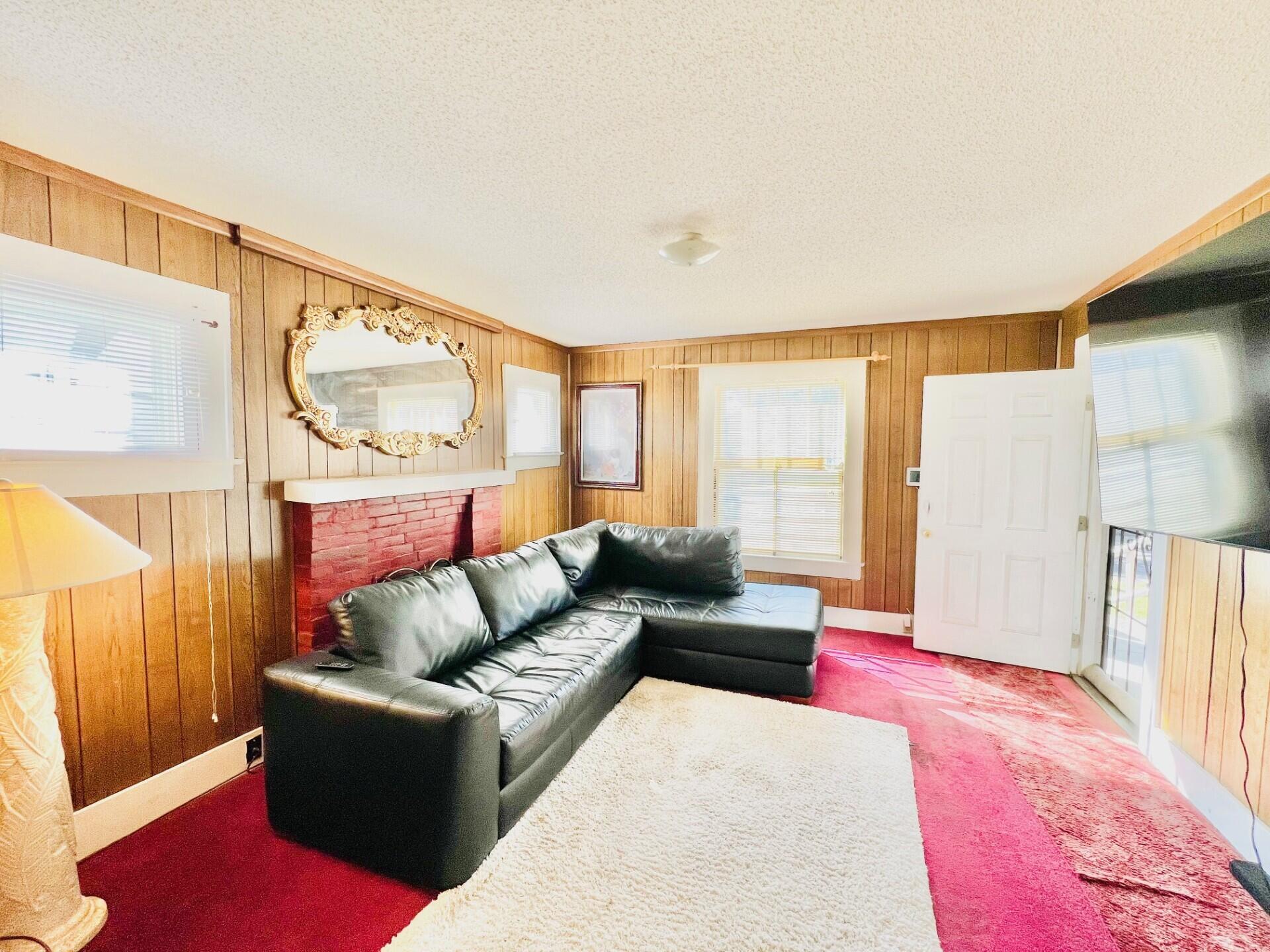 2015 Windsor Street Chattanooga, TN 37406 - Photo 5 of 34 Windsor living room