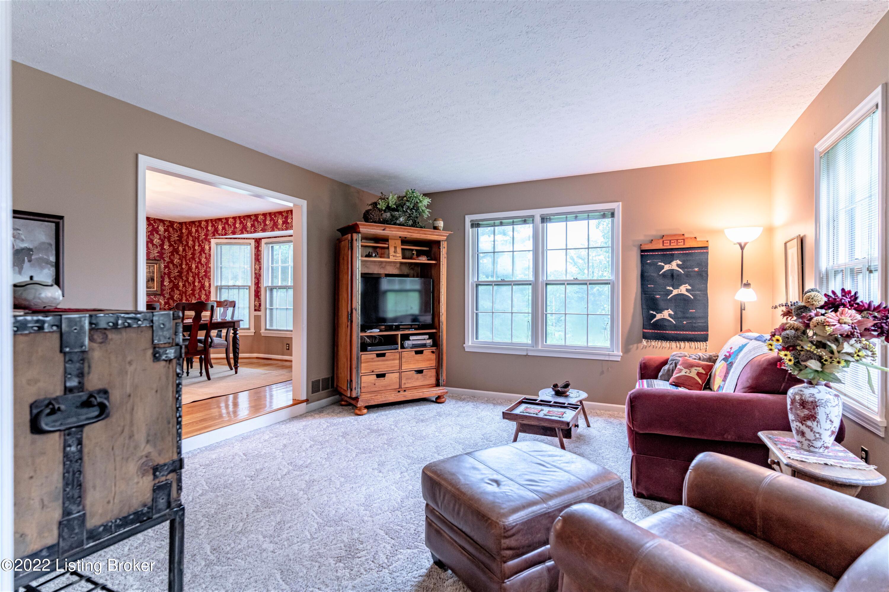 3696 Webb Road Simpsonville, KY 40067 - Photo 35 of 66 Living Room