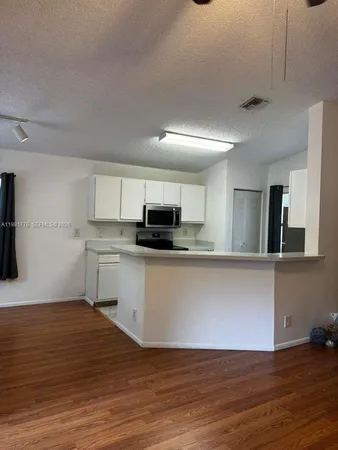 $1,800 | 9999 Summerbreeze Drive, Unit 910, Sunrise, FL 33322