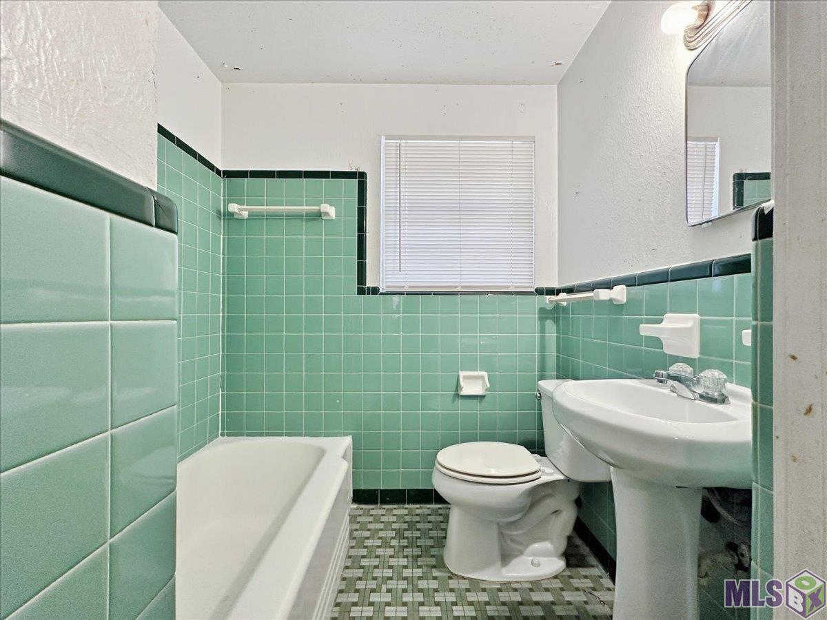 1634 Windsor Drive Baton Rouge, LA 70815 - Photo 9 of 20