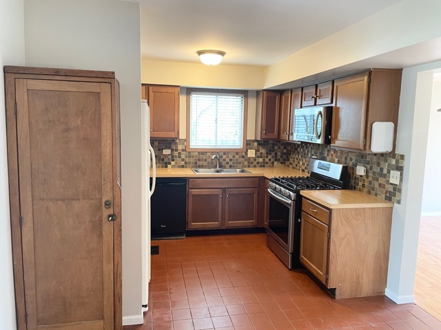 748 Hageman Place Naperville, IL 60563 - Photo 8 of 17