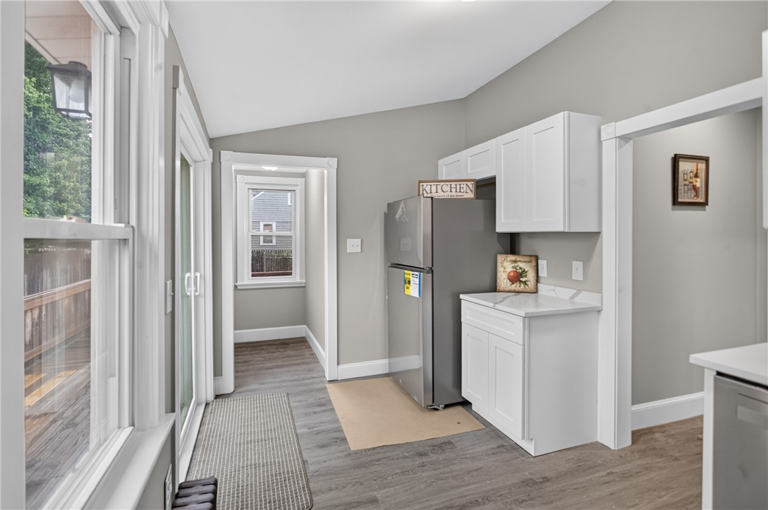 91 Ash Street Warwick, RI 02888 - Photo 4 of 49