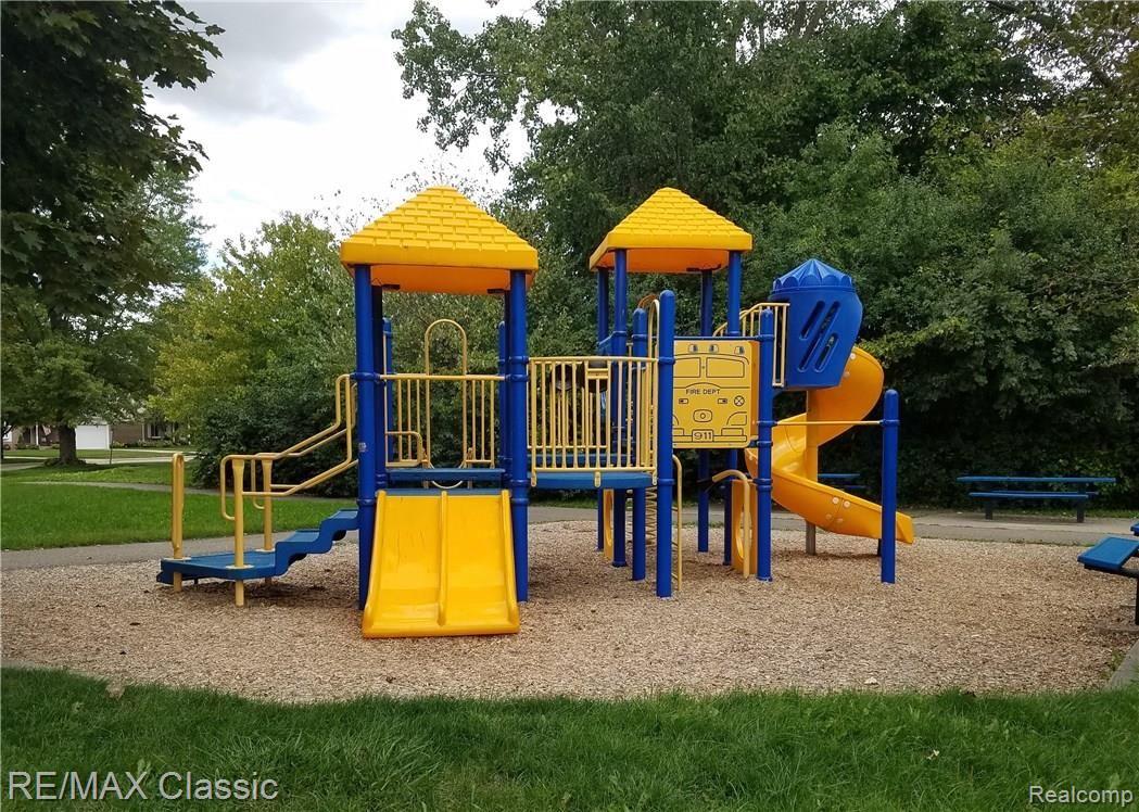 42408 Barchester Road Canton, MI 48187 - Photo 29 of 31 Nearby neighborhood park