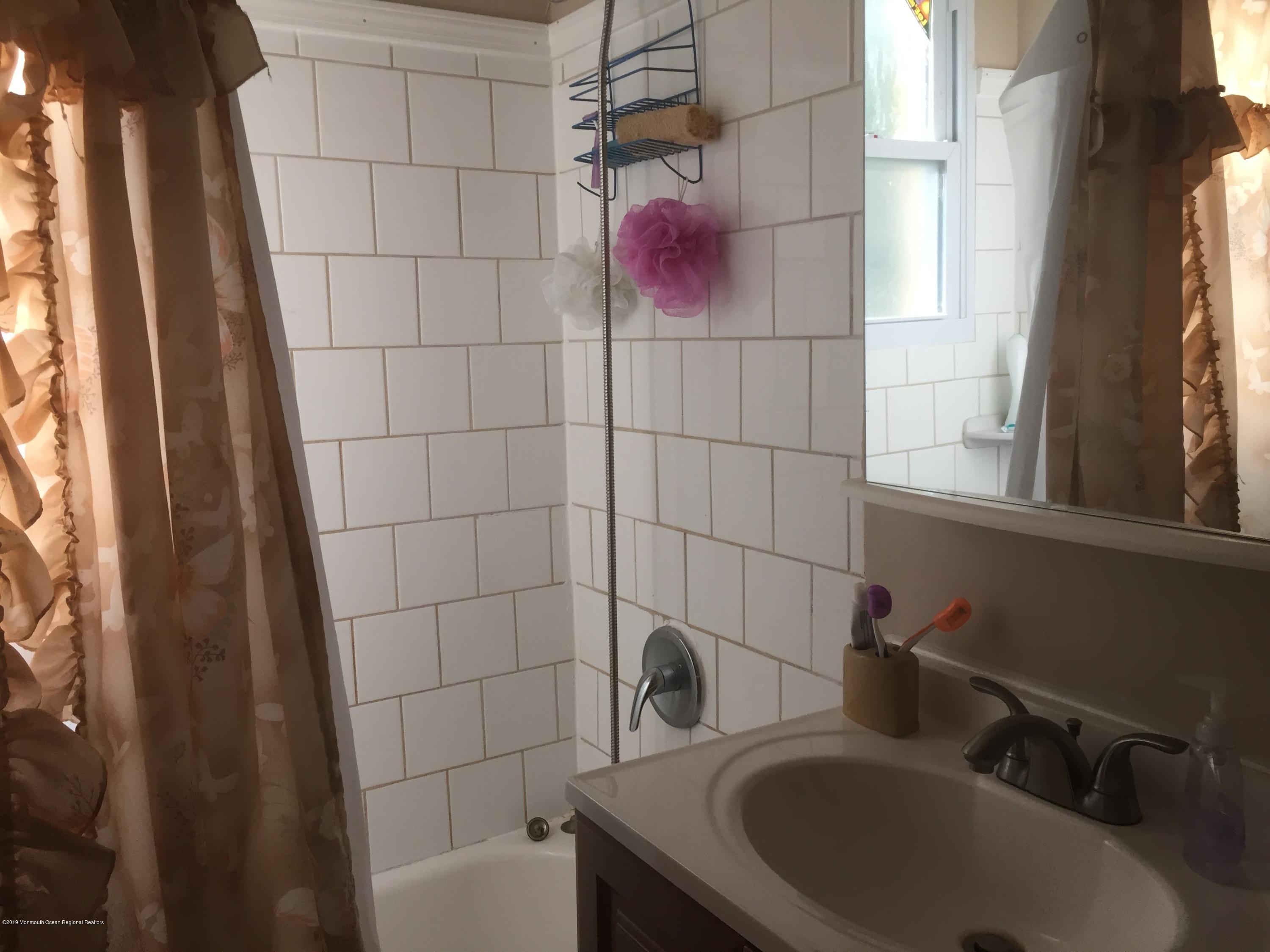 400 Cross Road, Unit A2 Matawan, NJ 07747 - Photo 6 of 13 BATH 1